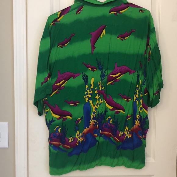 🐟 Men’s super fun 100% rayon button down shirt bright colors😎 - Picture 3 of 3